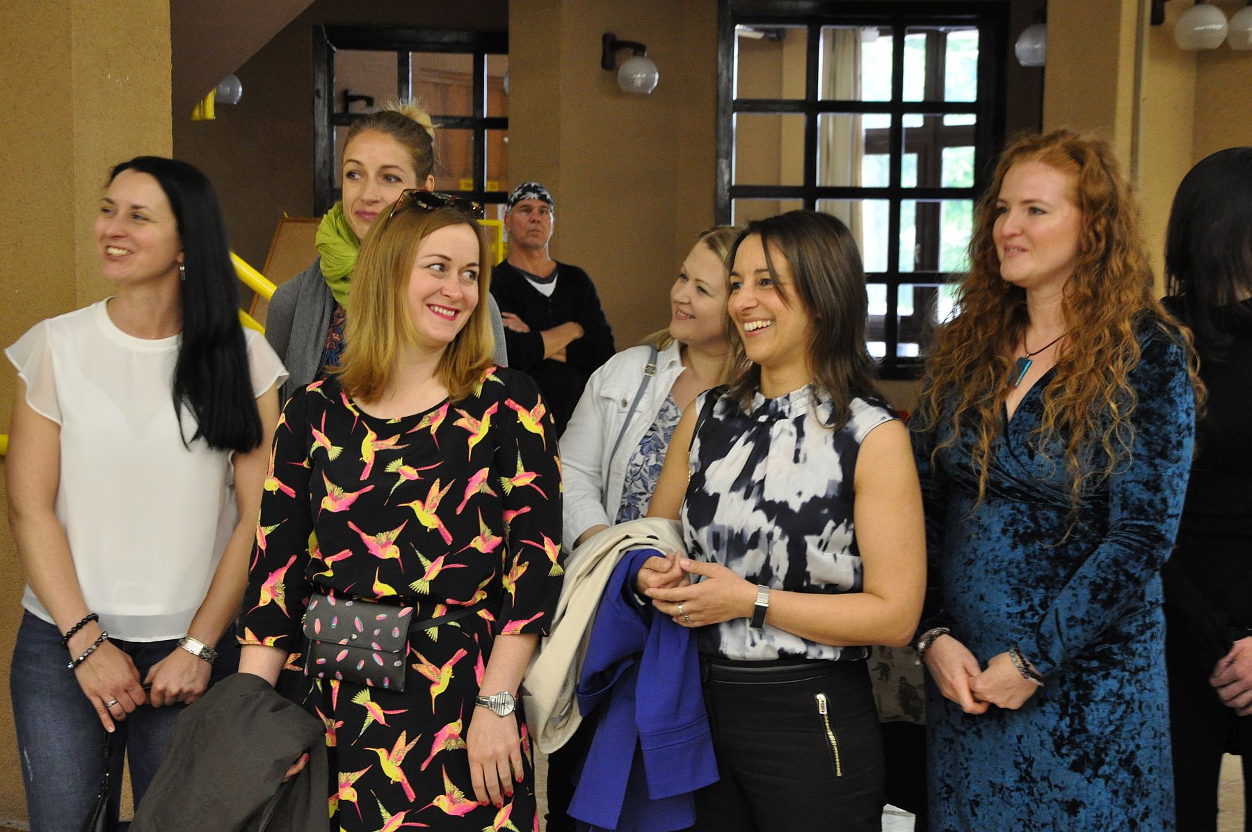 Kiállítással ünnepelte 20 éves találkozóját a Tóparti '99-ben végzett művészeti osztálya